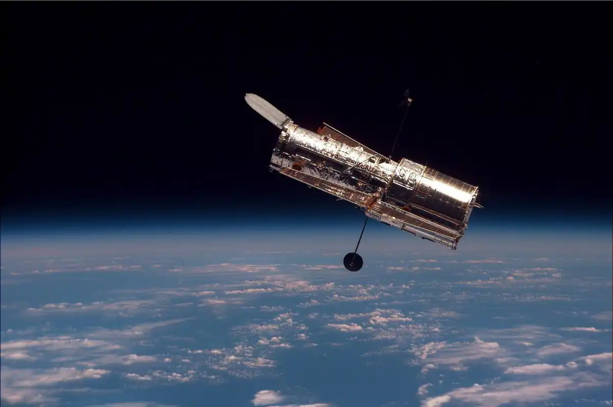 Hubble Uzay Teleskobu Nedir? Hubble Teleskobu Özellikleri